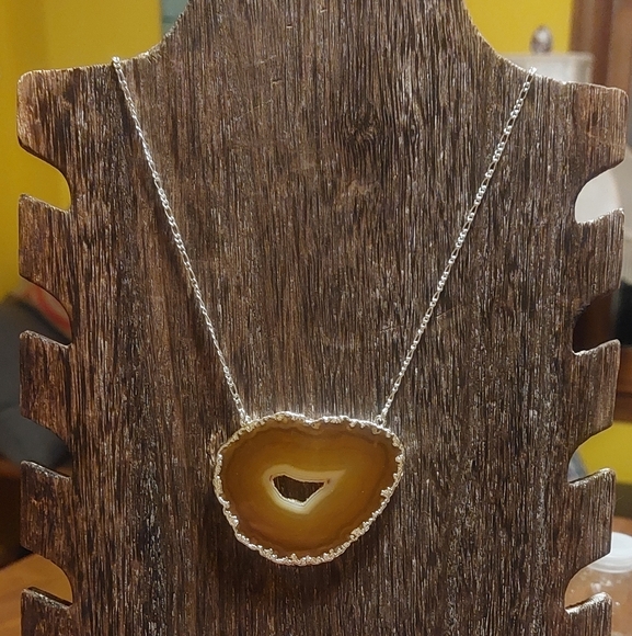 Jewelry - Natural Agate Geode Slice Statement Necklace